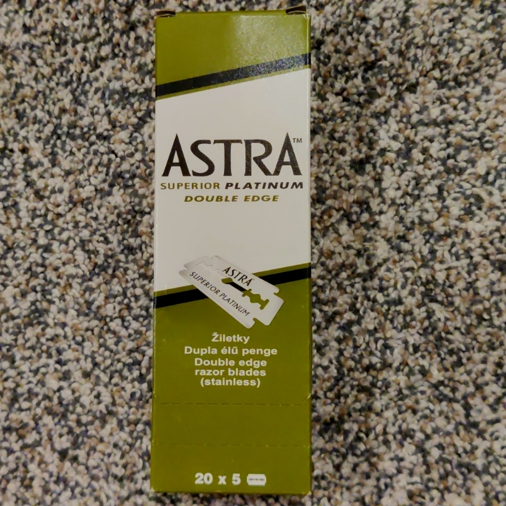 Astra 100 count replacement razorblades